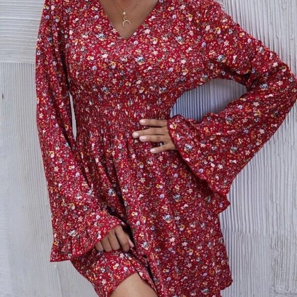 Ditsy Red Floral Trumpet Sleeve Shirred Waist Tie Back Layered Hem - Picture 2 of 6